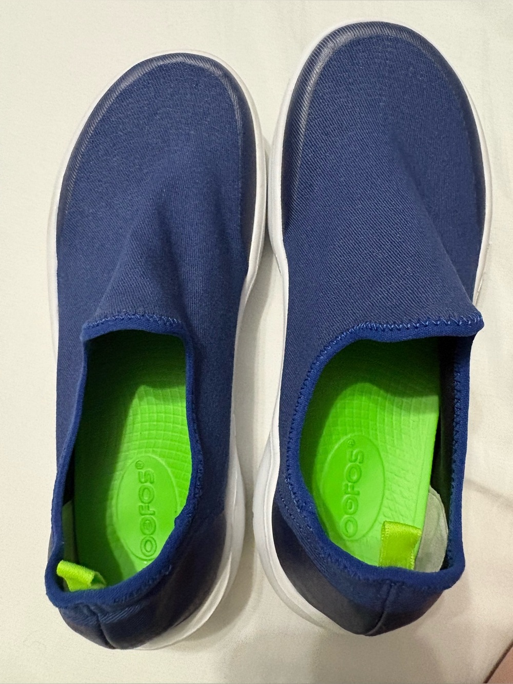 OOFOS OOmg eeZee Low women’s recovery shoes, Size 8 - Picture 8 of 10